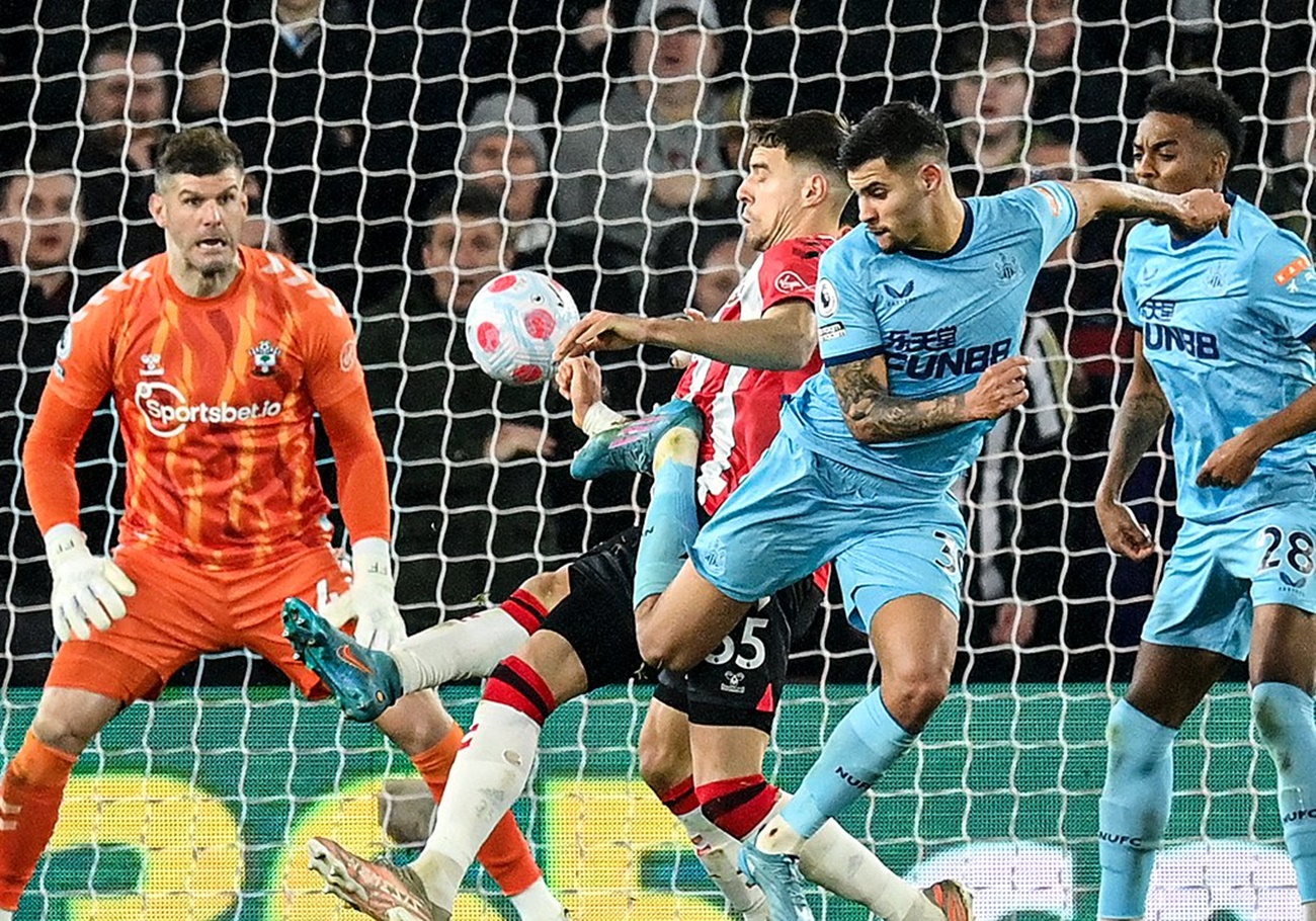 «Άρρωστη» γκολάρα με εναέριο τακουνάκι ο Γκιμαράες της Νιούκαστλ! (vid)