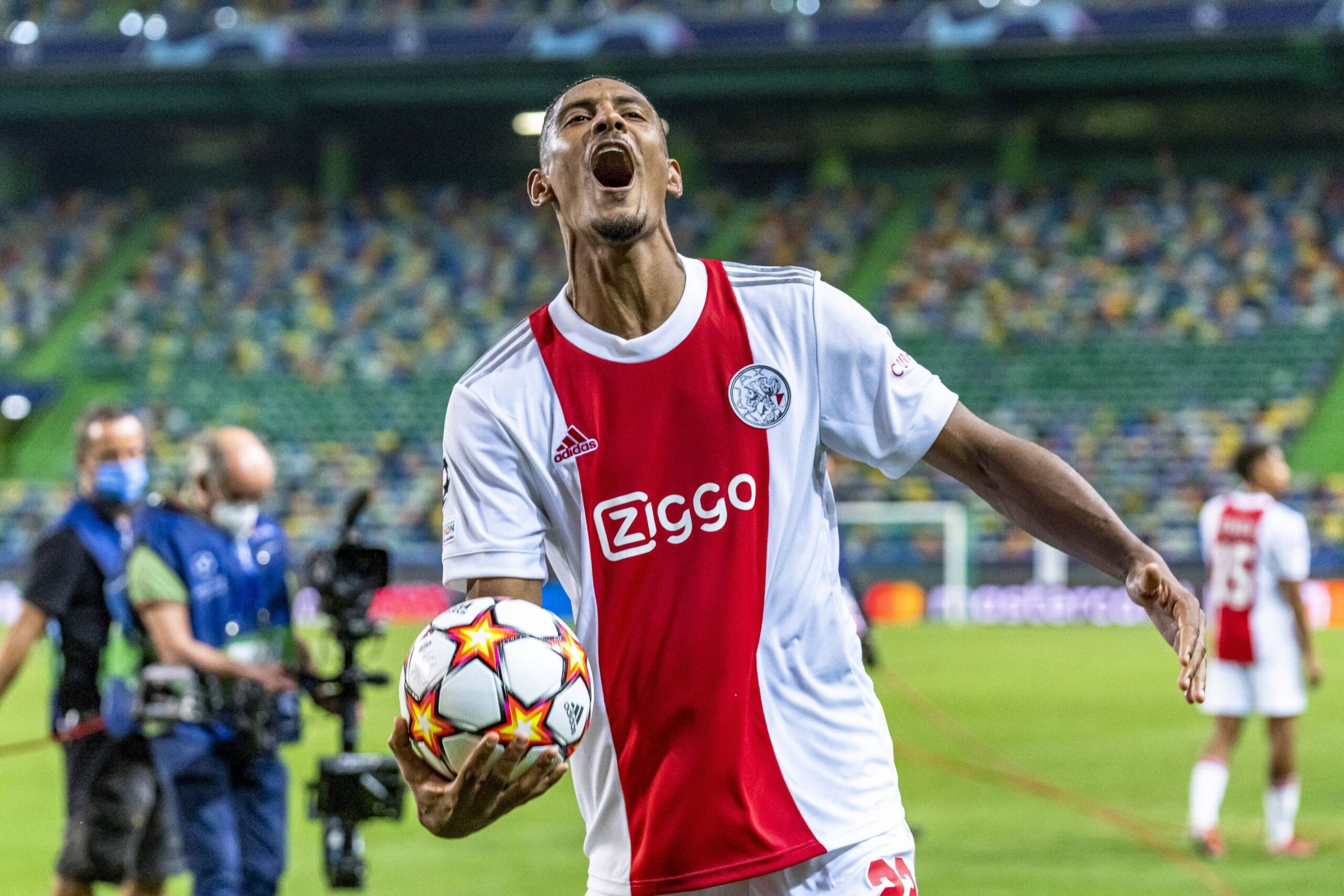Τα μεγαλύτερα «κανόνια» της Ευρώπης, υποκλίνονται στον Αλέ του Άγιαξ!