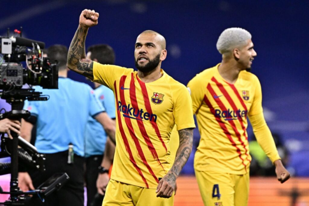 Ο Ντάνι Άλβες ονειρεύεται τη La Liga: «Μας το επέτρεψαν»