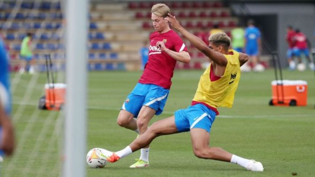 «Χάζεψε» ο Αραούχο με Ντε Γιονγκ – Ο Ολλανδός παρέδωσε μαθήματα κεφαλιάς (vid)