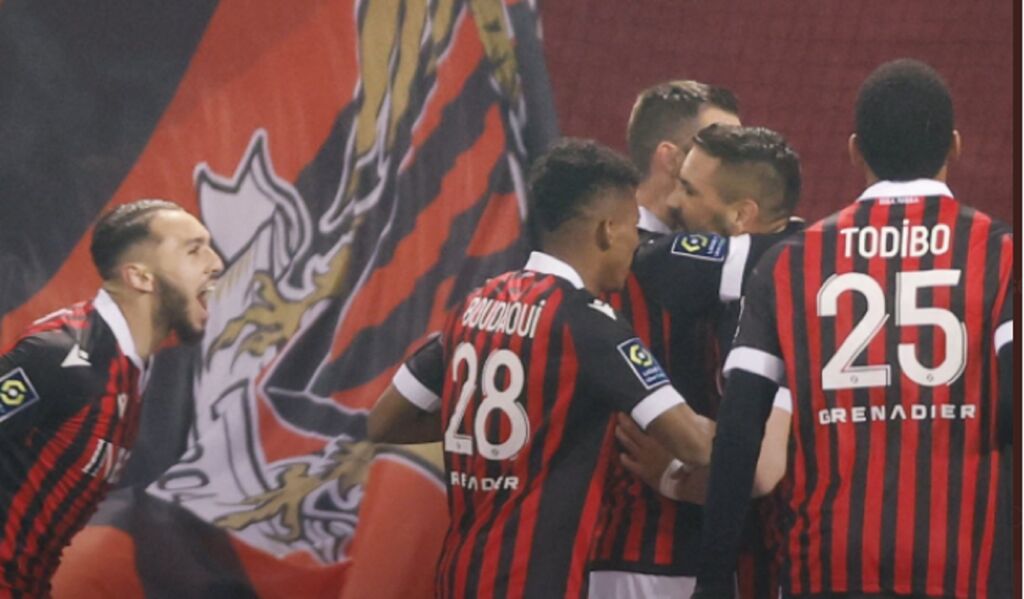 Η Παρί έφαγε πακέτο… Ντελόρ από τη Νις! (vid)