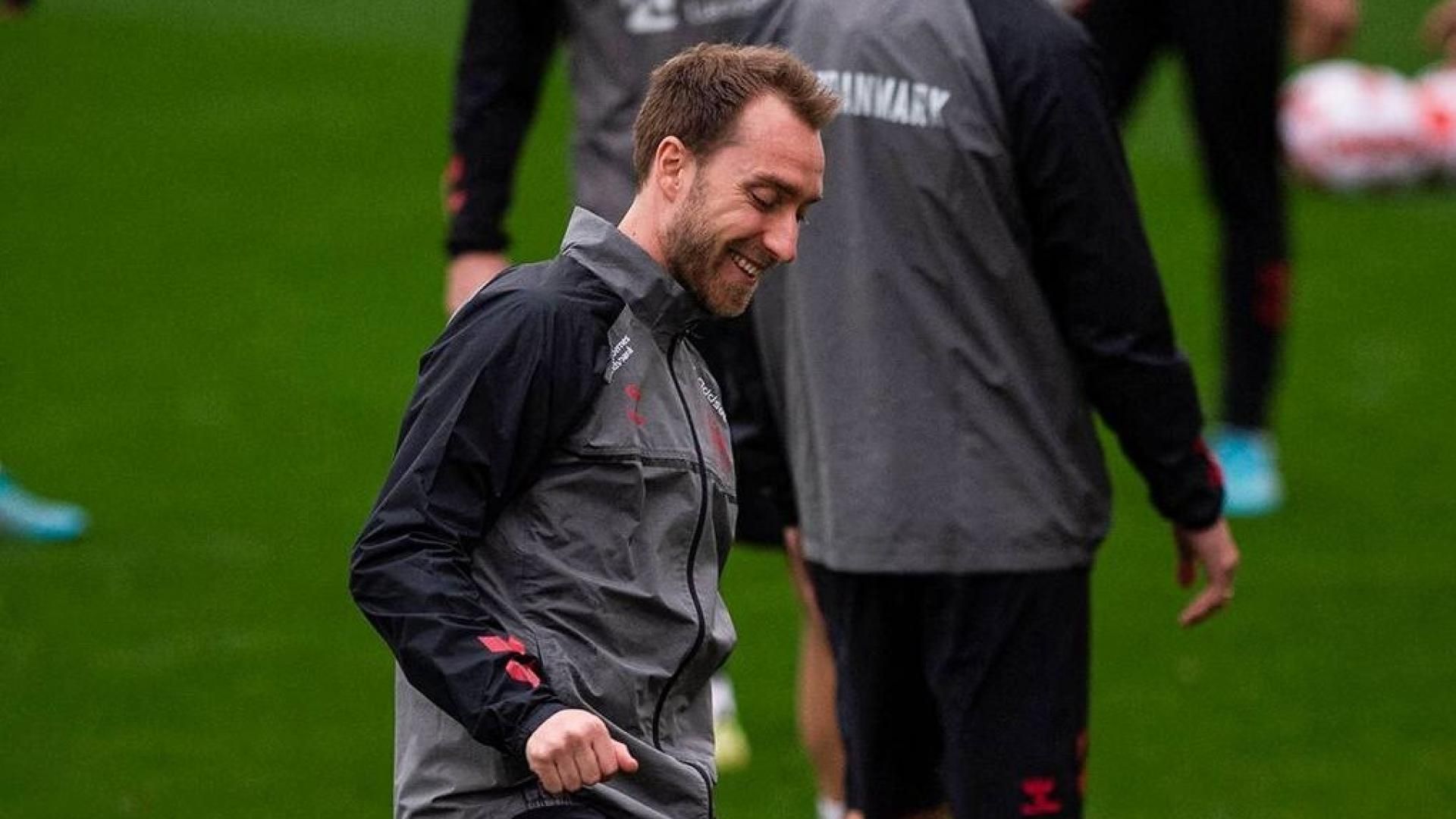 Χαίρεται σαν μικρό παιδί την επιστροφή του στην Εθνική ο Έρικσεν!