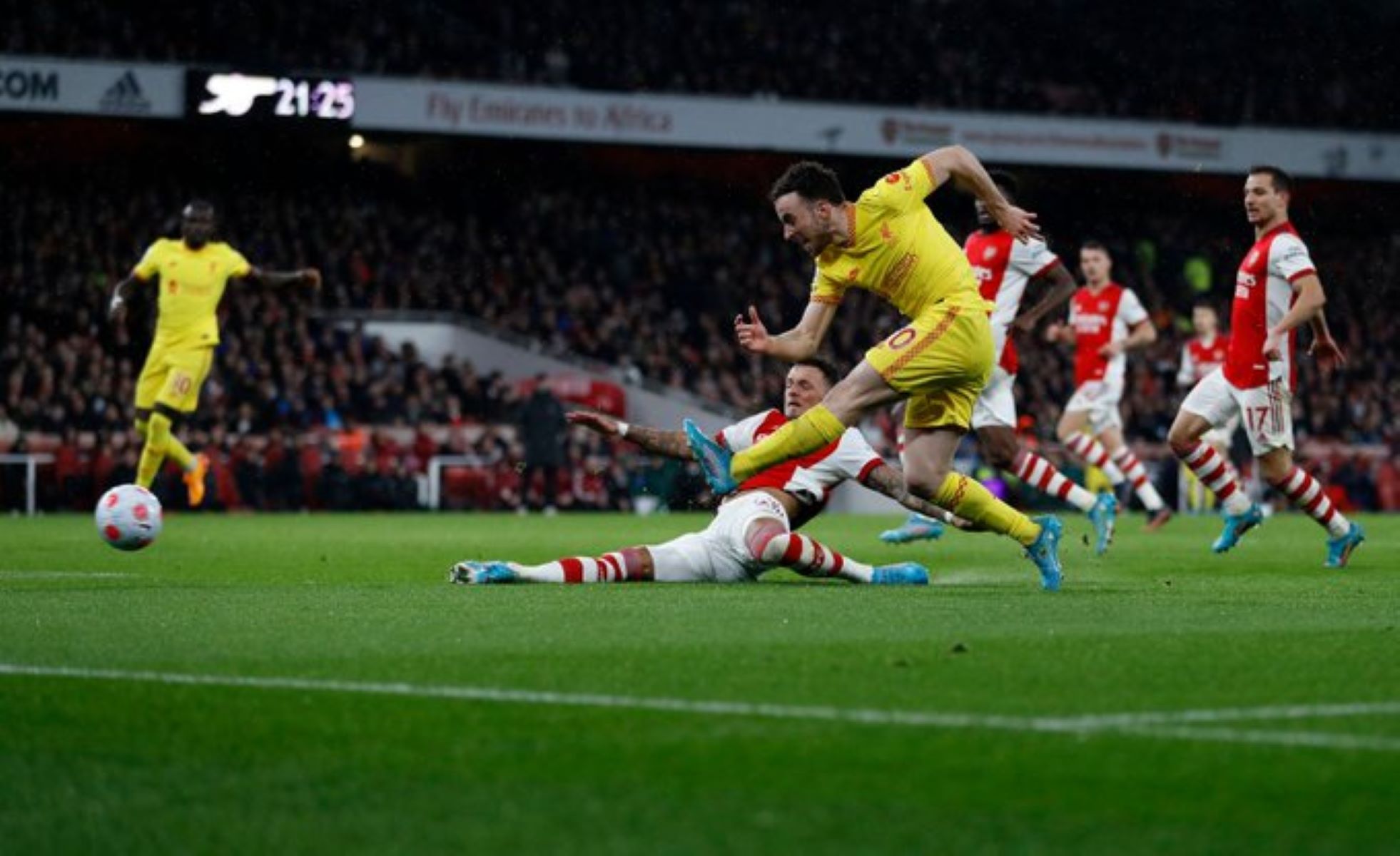 «Κυνικός» Ζότα σκοράρει και πληγώνει την Άρσεναλ (vid)