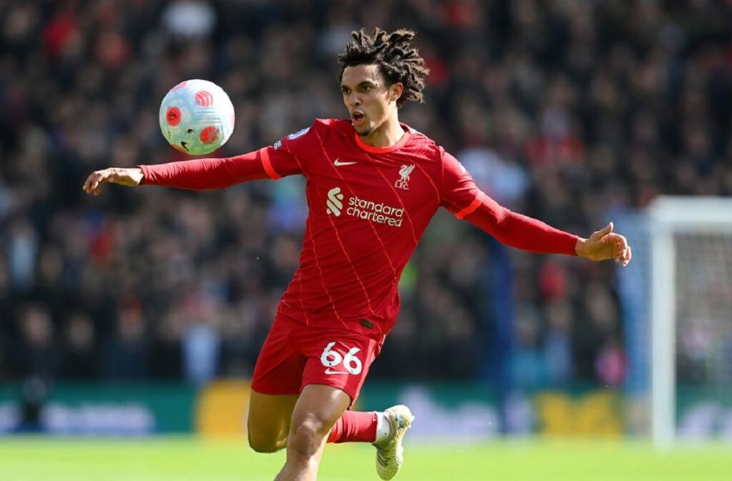 Ο Ντάνι Άλβες αποθέωσε τον Αλεξάντερ-Άρνολντ!