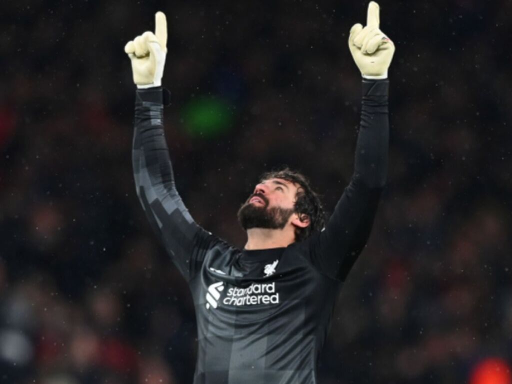 Άλισον: Ο φύλακας άγγελος της Λίβερπουλ σπάει τα κοντέρ φέτος (vid)