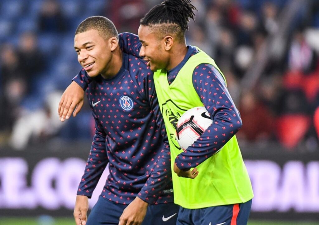 Η Παρί επαναφέρει Ενκουνκού για να μεταπείσει τον Μπαπέ!