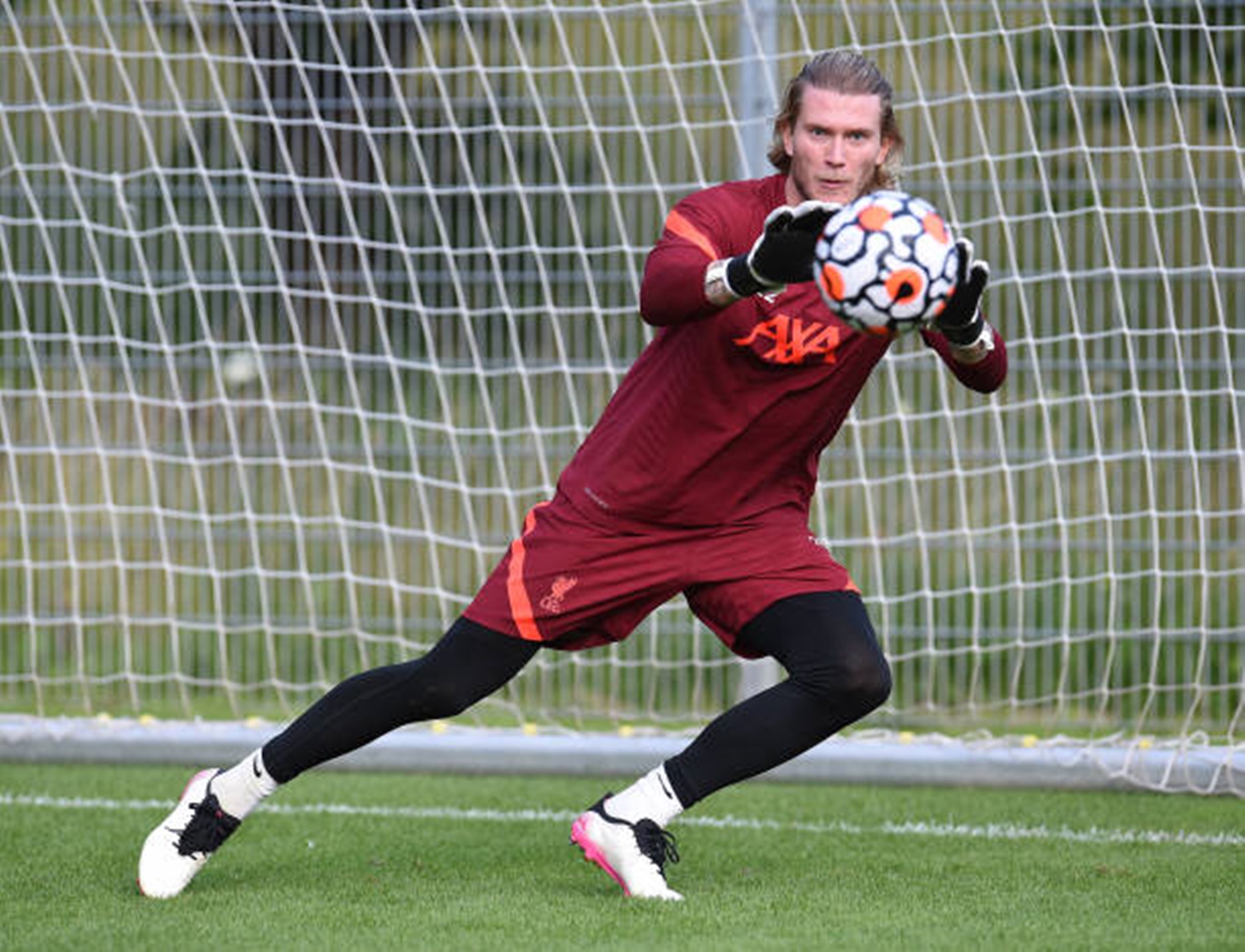 Αγνώριστος ο Κάριους! Έγινε… ντούκι ο κίπερ της Λίβερπουλ! (pic)