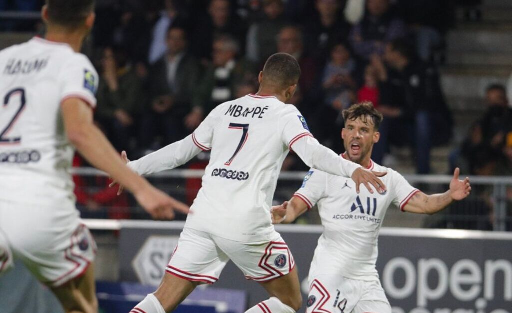 Το καλλιτεχνικό… μυτόλι του Μπαπέ, παραλίγο να σκίσει τα δίχτυα! (vid)