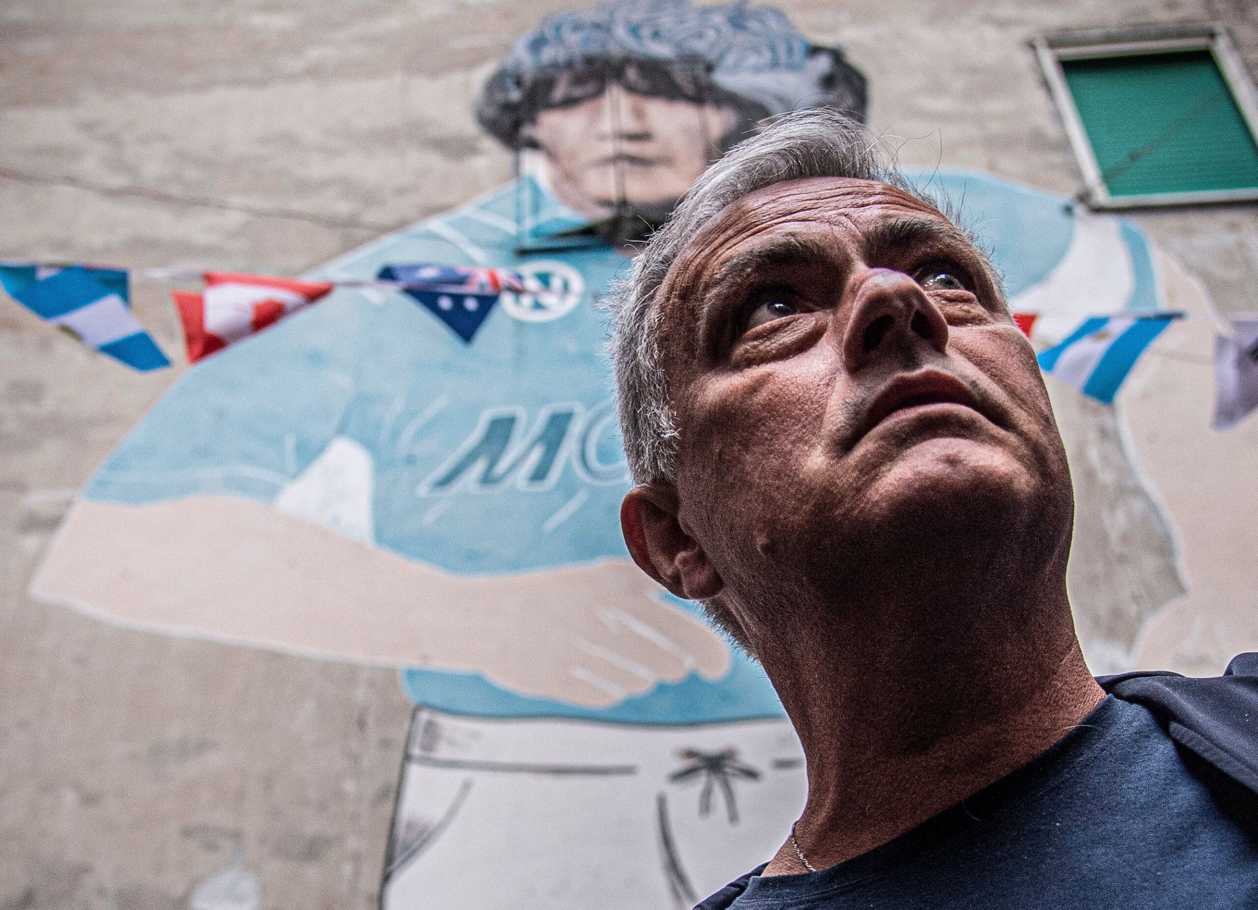 Ανατρίχιασε όλη η Ιταλία με τον Μουρίνιο: Φόρος τιμής από τον Πορτογάλο στον Μαραντόνα! (vid)