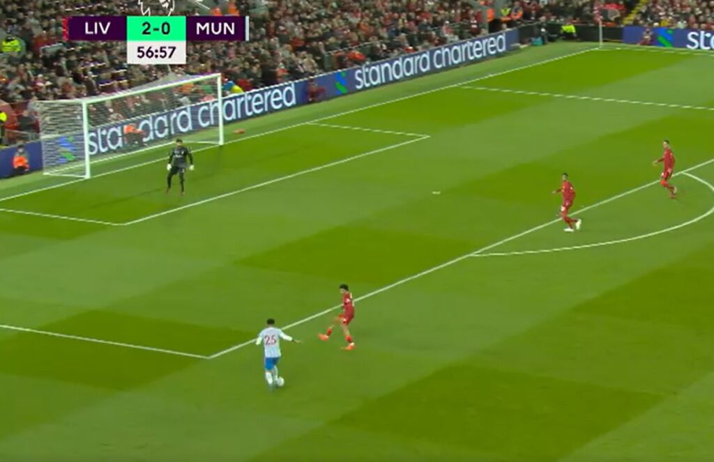 Ο Αλεξάντερ Άρνολντ έχει πάει τη θέση του σε άλλο επίπεδο (vid)