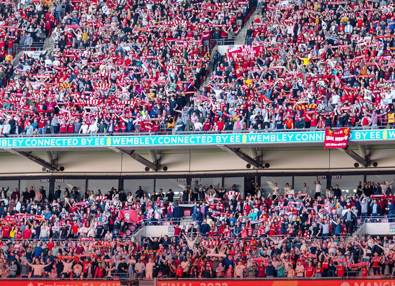Ο κόσμος της Λίβερπουλ διψάει για κούπες και νίκες επί της Σίτι! (vid)