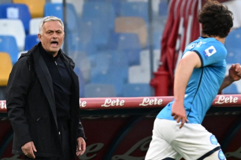 Έξαλλος ο Μουρίνιο με τη διαιτησία – «Θέλουμε να έχουμε δικαίωμα να νικήσουμε»