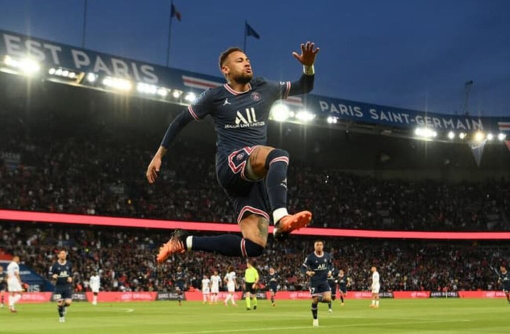 Πετάει ο Νεϊμάρ; Πετάει και η Παρί! (vid)