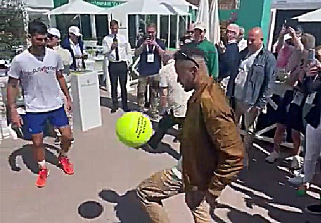 «Μιλάει» στην μπάλα ο Τζόκοβιτς – Τσαλιμάκια μαζί με Νεϊμάρ και Βεράτι! (vid)