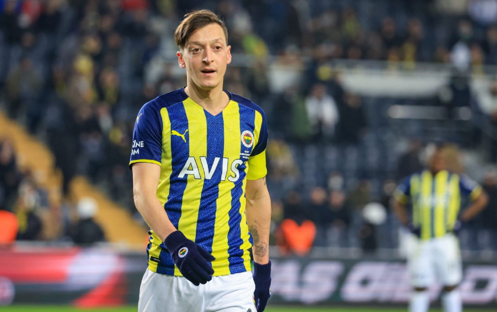 Η νέα... καριέρα του Οζίλ!