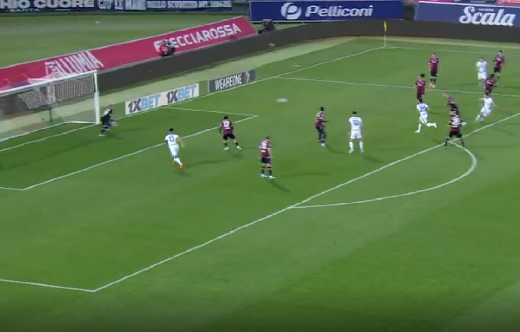 Το σουτ του Πέρισιτς παραλίγο να σκίσει τα δίχτυα! (vid)