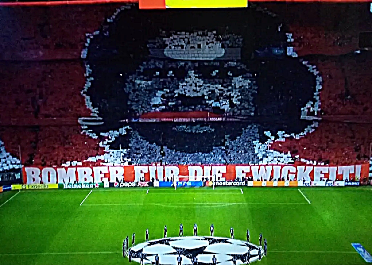 Οι οπαδοί της Μπάγερν τίμησαν με απίθανο κορεό τον θρυλικό τους «μπόμπερ»! (pics/vid)