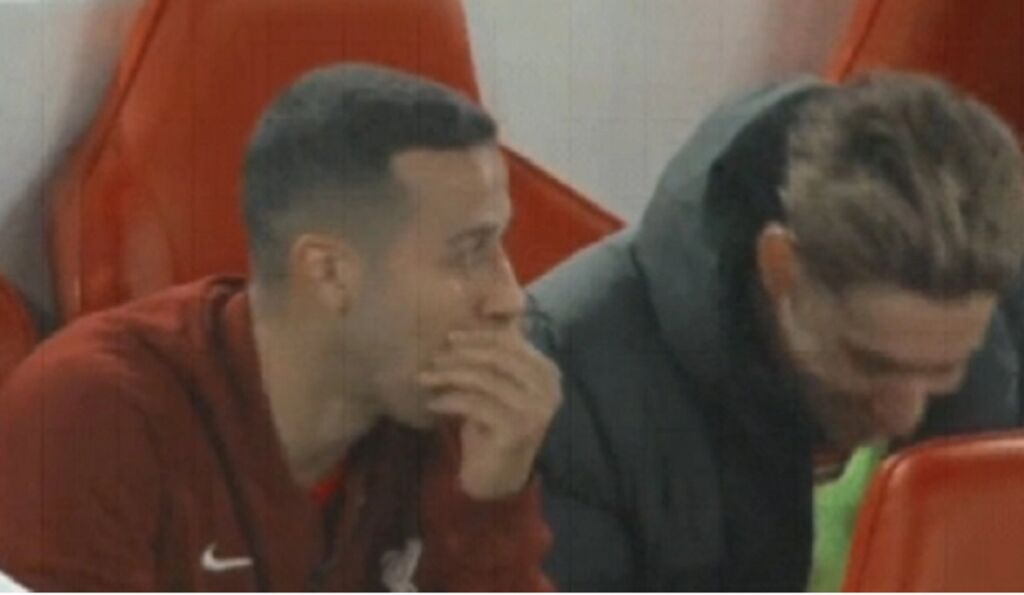 Τιάγκο και Τσιμίκας ρίχνουν το γέλιο της… αρκούδας την ώρα του ντέρμπι (vid)