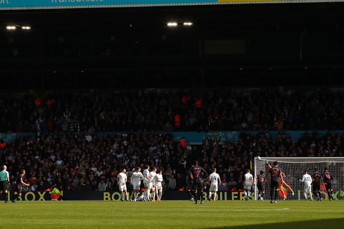 Ο άνθρωπος συνώνυμο του «απευθείας φάουλ» χτύπησε ξανά (vid)