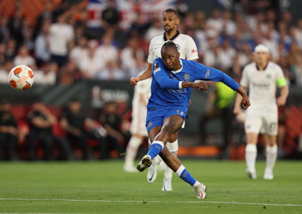 Πιο δραστήρια η Άιντραχτ, κράτησε το μηδέν ο 40χρονος ΜακΓκρέγκορ (vids)