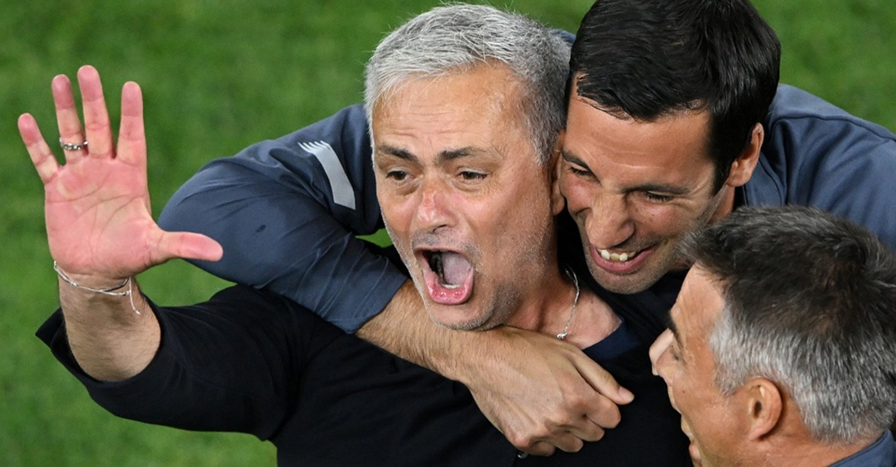 Τα… έδειξε σε όλη την Ευρώπη ο Μουρίνιο, μετά την 5η ευρωπαϊκή κούπα! (pics/vid)