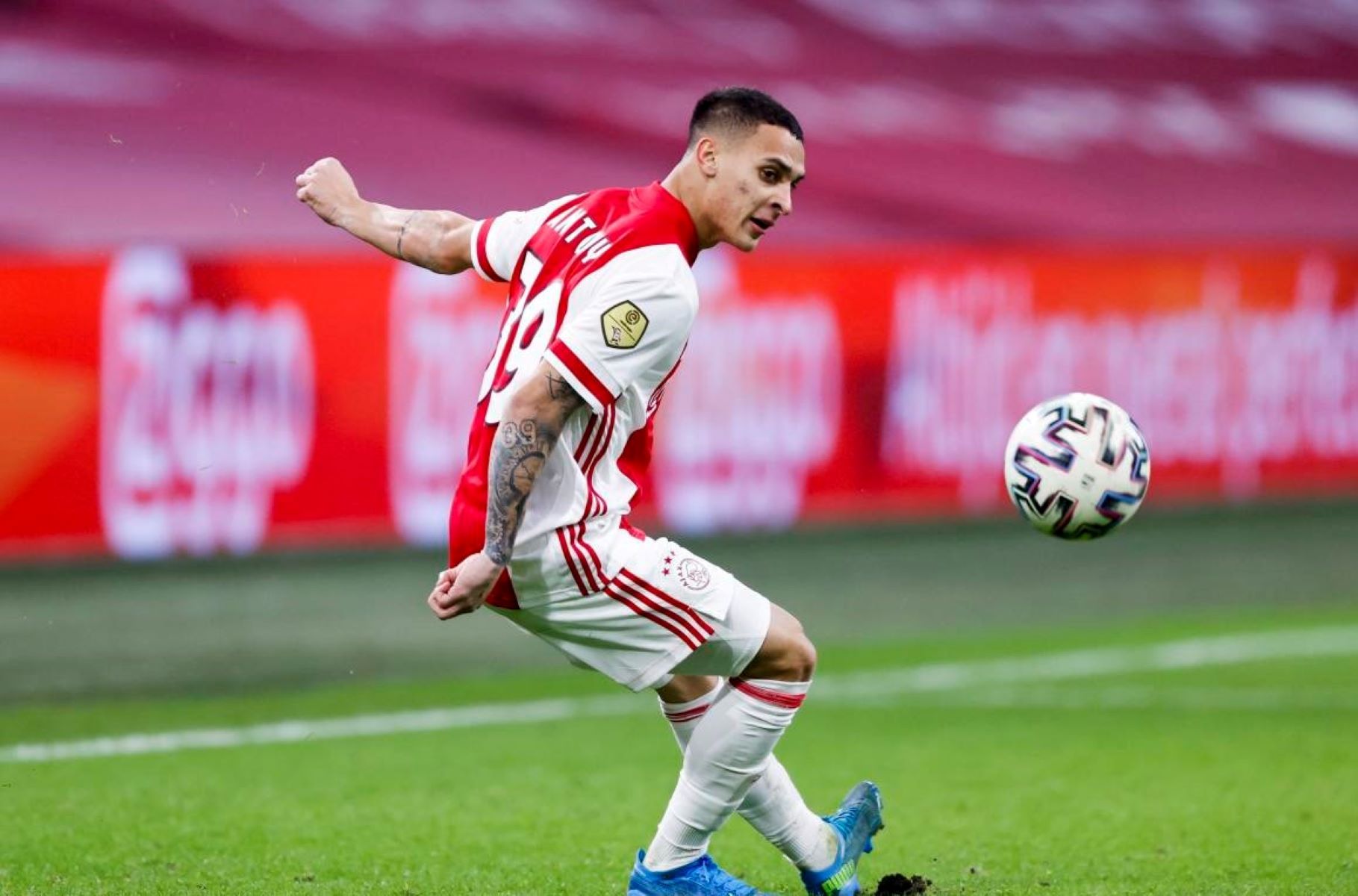 H Mίλαν φτιάχνει επίθεση με Λεάο και Άντονι που θα προκαλεί ζαλάδες!