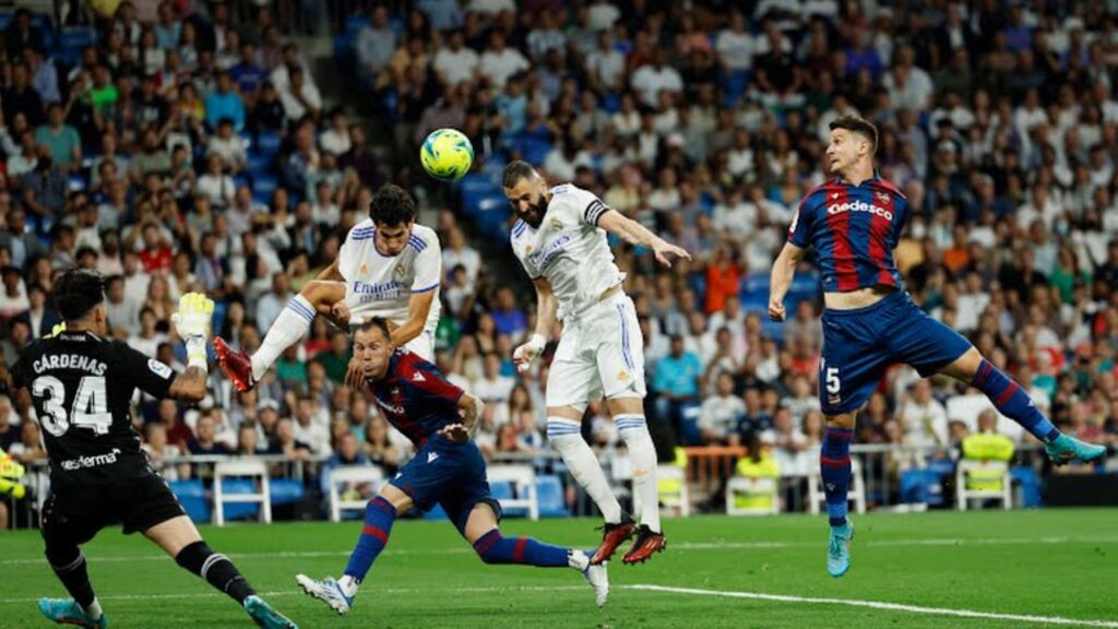 Γράφει ιστορία ο Μπενζεμά – Έπιασε τον Ραούλ στο σκοράρισμα (vid)