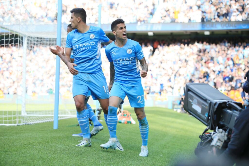 Σίτι για τίτλο – Στο +3 οι “πολίτες” και… τρέχει η Λίβερπουλ (vid)