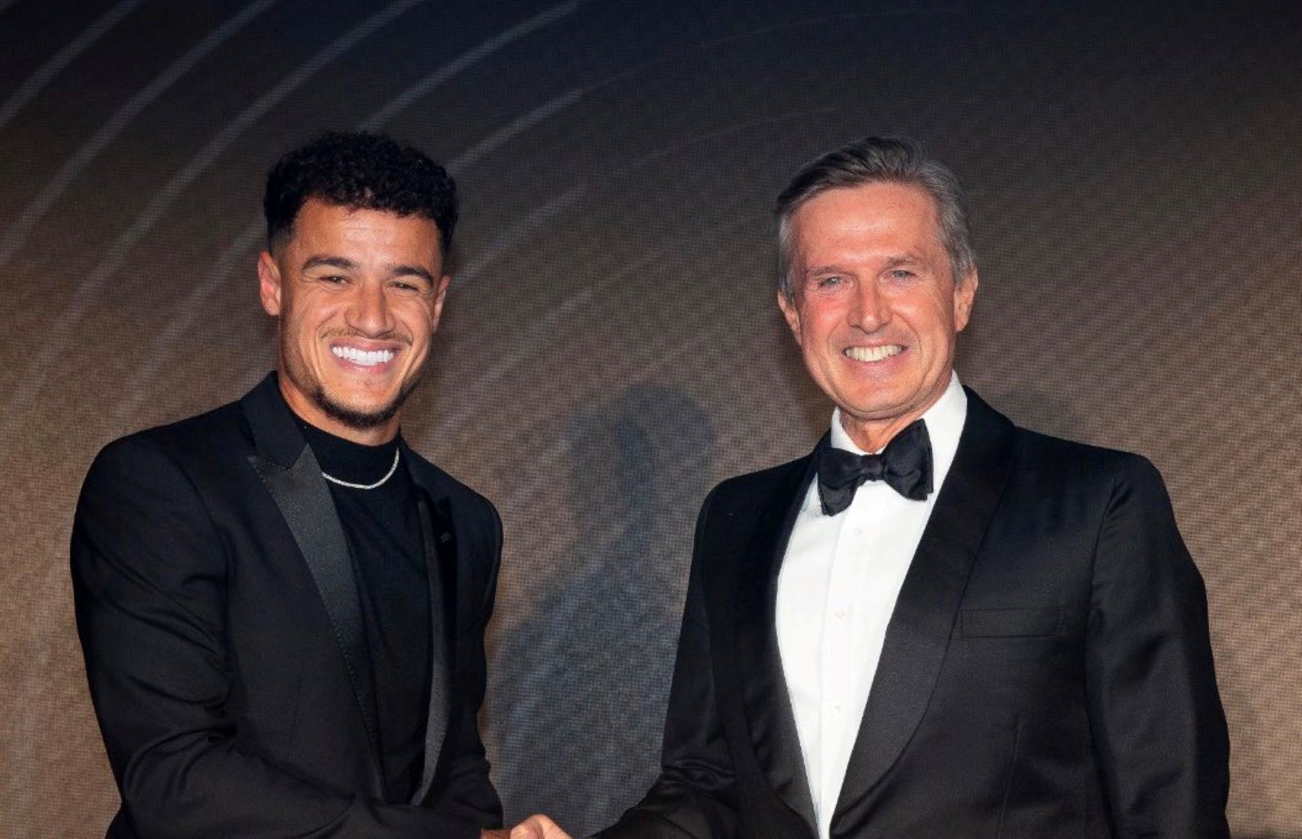 Επίσημο: Παρελθόν από την Μπαρτσελόνα ο Κουτίνιο, «Χωριάτης» μέχρι το 2026