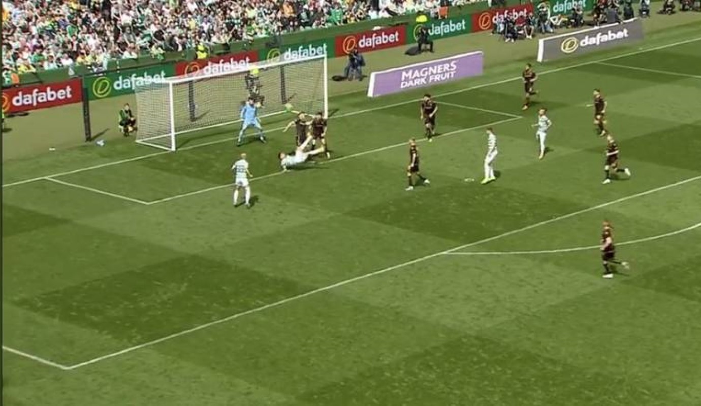 Πω, πω ένας Γιακουμάκης – Γκολάρα με… “ψαλιδάκι” από τον Έλληνα φορ (vid)