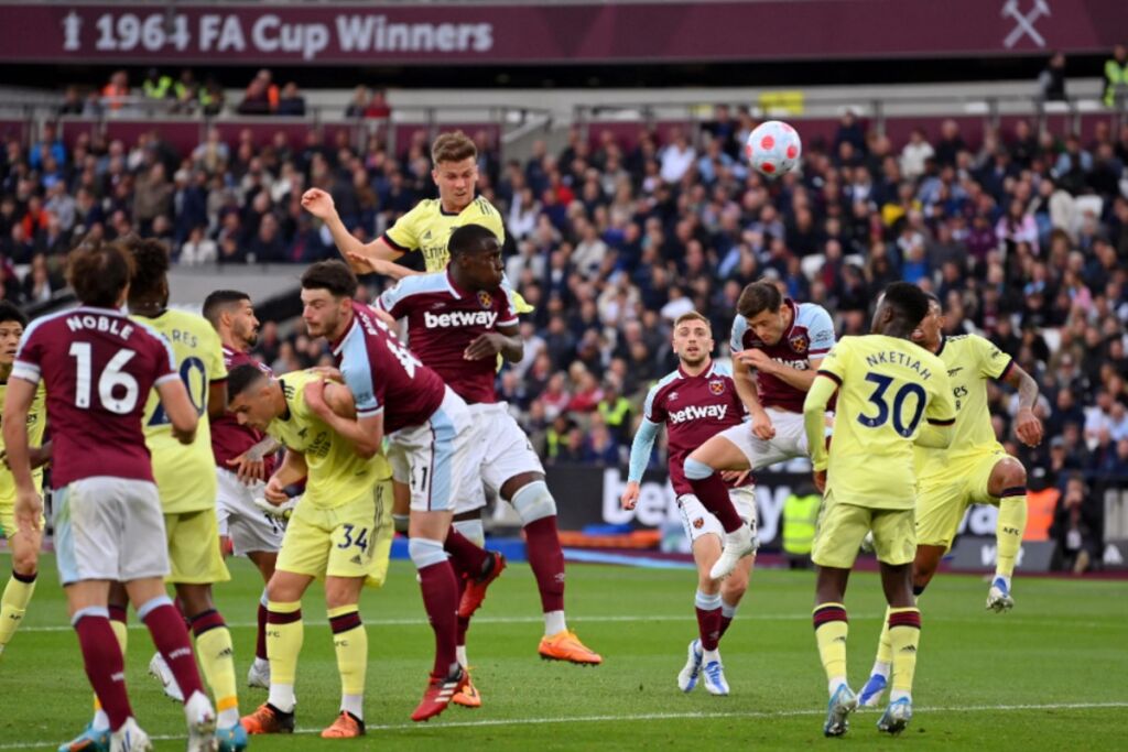 Ο Χόλντινγκ τα κάνει όλα και συμφέρει κόντρα στη Γουέστ Χαμ (vid)