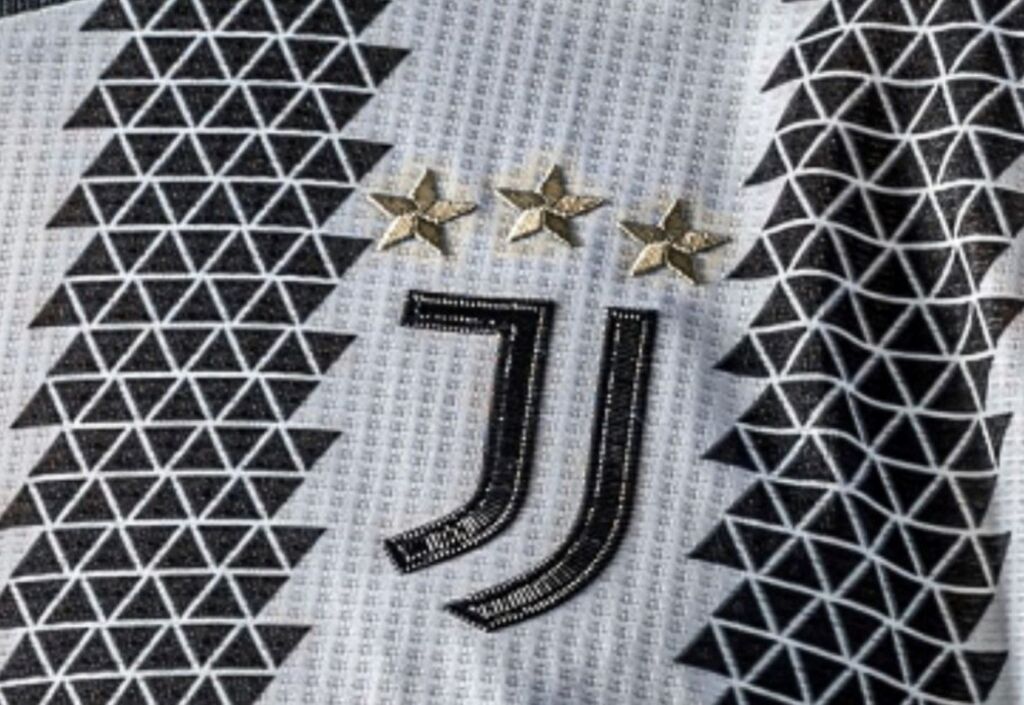 Η νέα εμφάνιση της Γιουβέντους και «τρελές» ρίγες έχει και Μοράτα αλλά και Κιελίνι (pics)