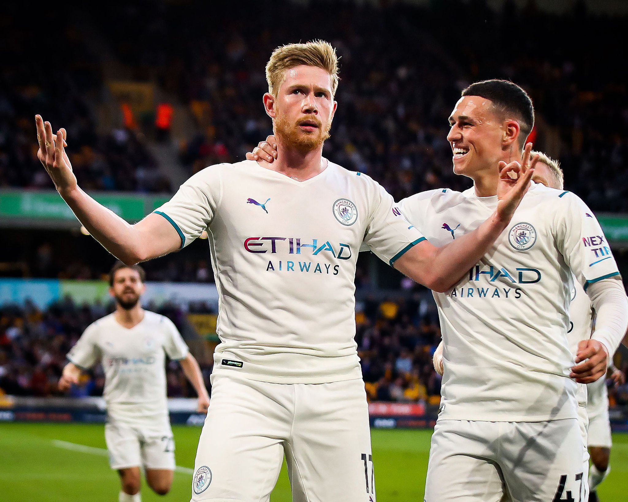 Ο Ντε Μπρούιν μεταμορφώθηκε σε… Wolverine και έγδαρε μόνος του τη Γουλβς! (vid)