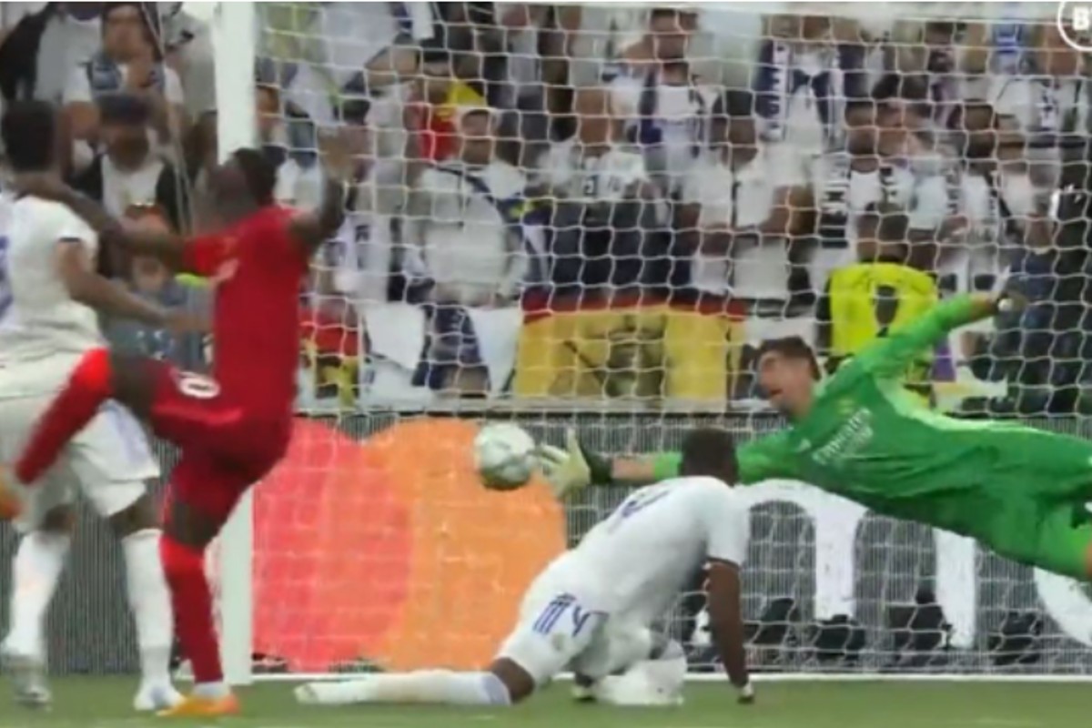 Κοντά στο 1-0 η Λίβερπουλ: Τράνταξε το δοκάρι του Κουρτουά ο Μανέ! (vids)