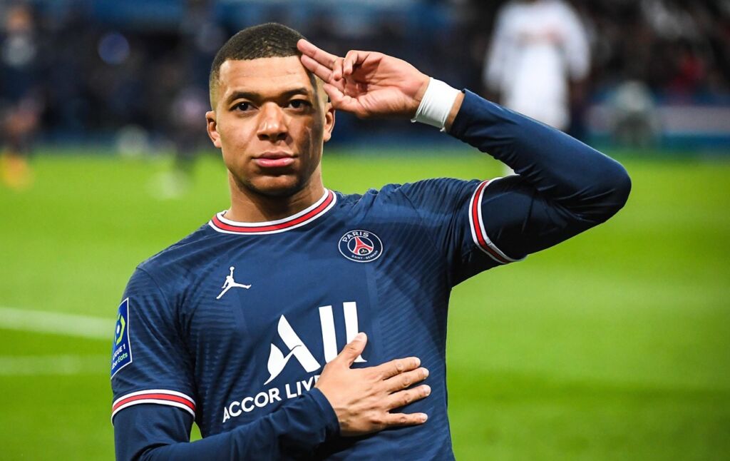 Κουμάντο στην Παρί ο Μπαπέ – Διώχνει 14 συμπαίκτες του!