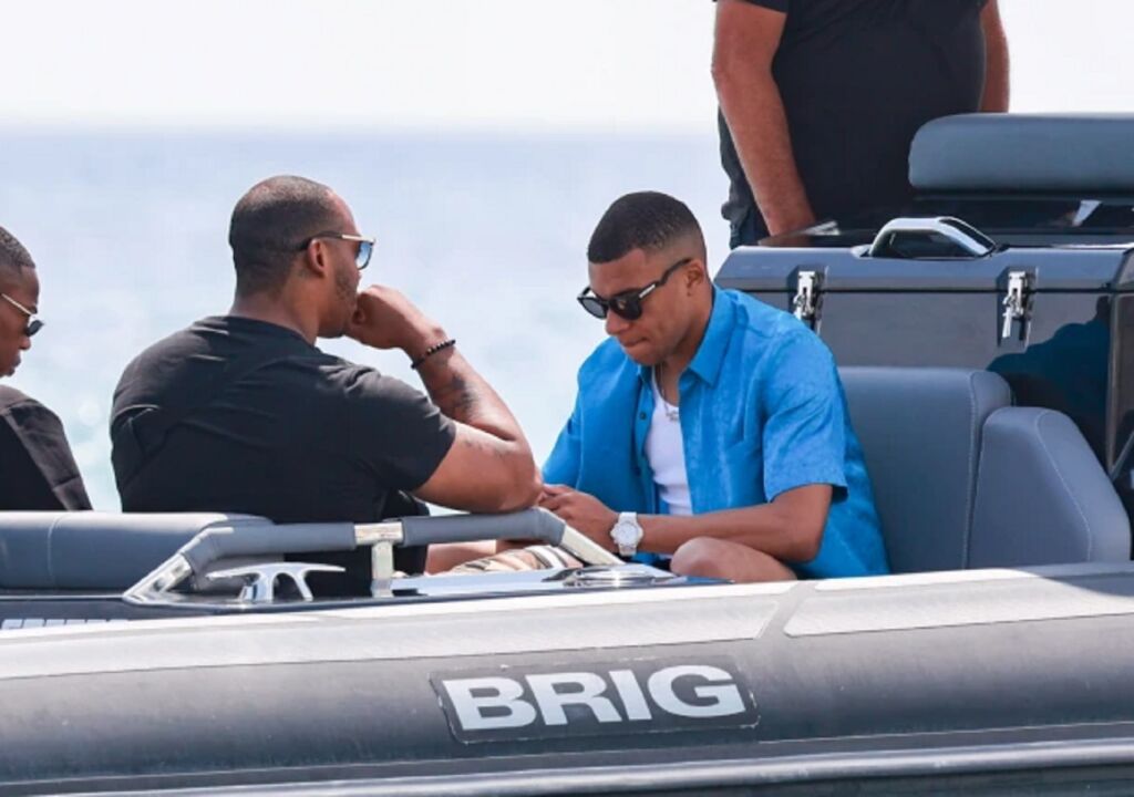 Μπαπέ εσύ σούπερ σταρ – Ζει τη… ζωή του στις Κάννες (vid)