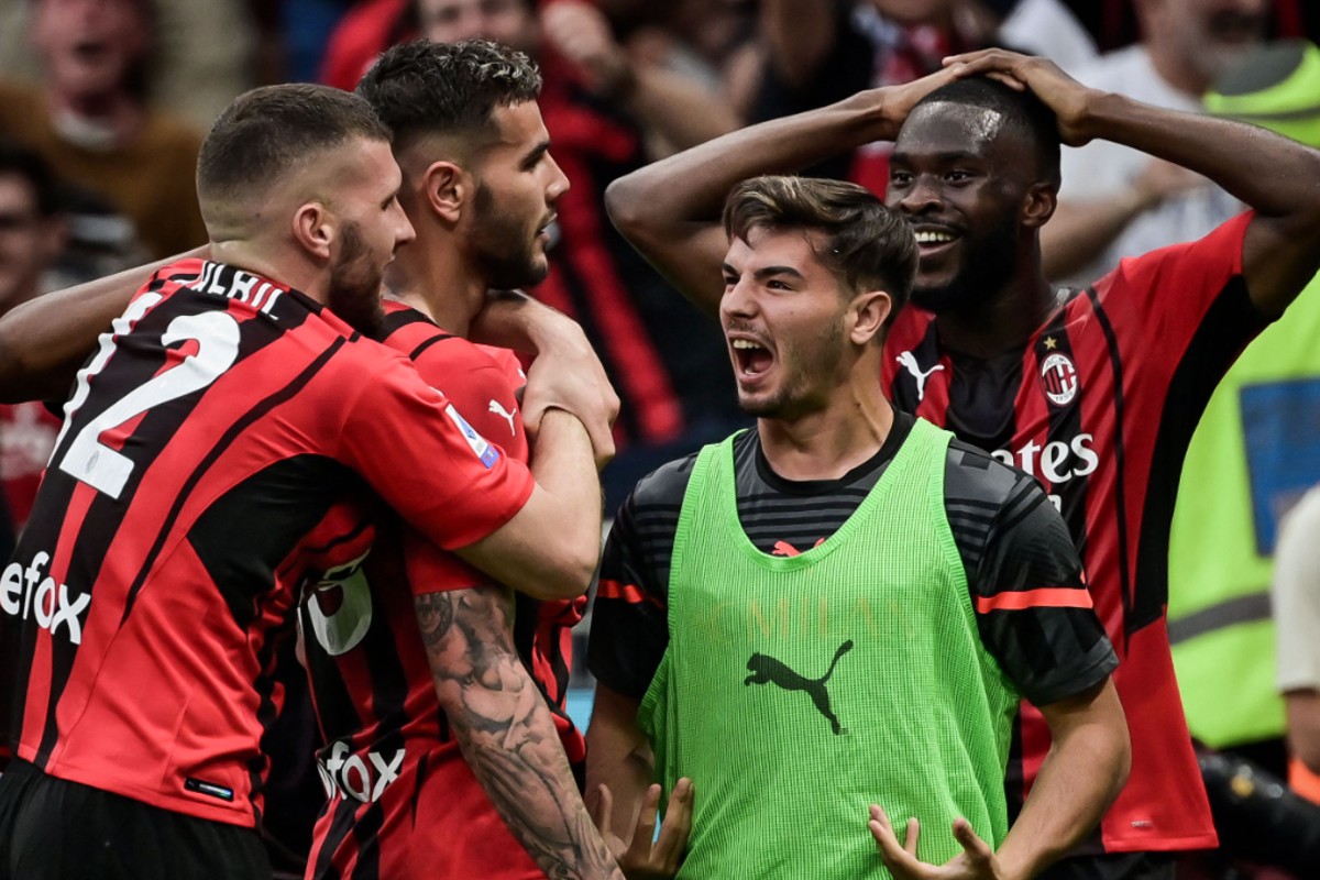 Η Μίλαν δεν χαρίζει και την κούπα της Serie A αγγίζει! (vid)