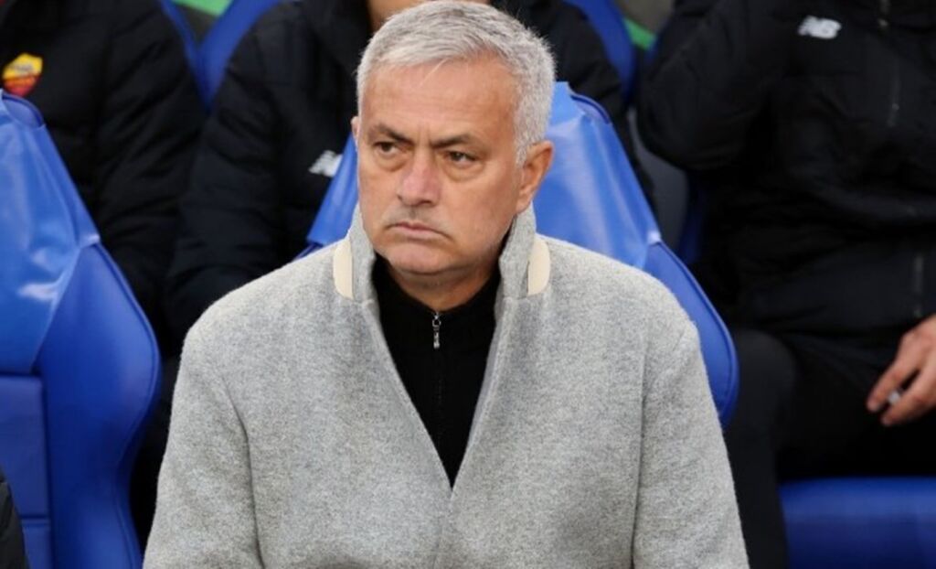 Καυστικός Μουρίνιο: «Θέλω να δώσω συγχαρητήρια στη Λάτσιο που νίκησε με οφσάιντ γκολ!»