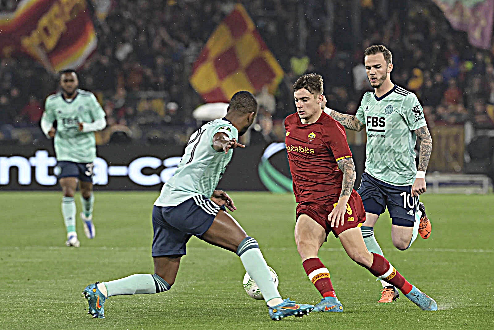 Φουλ στο under το Conference – Ρόμα και Φέγενορντ πάνε Τίρανα! (vids)