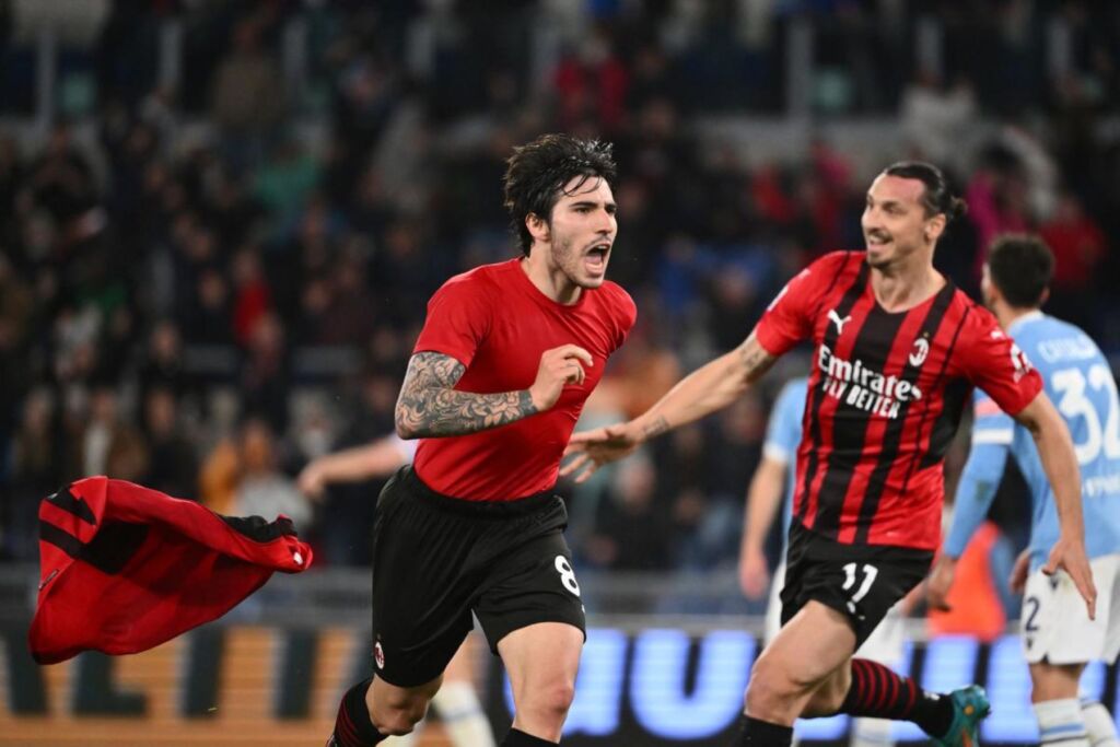 O τρελαμένος με τη Μίλαν Τονάλι «χτύπησε» τατουάζ το πρώτο του παράσημο (pic)