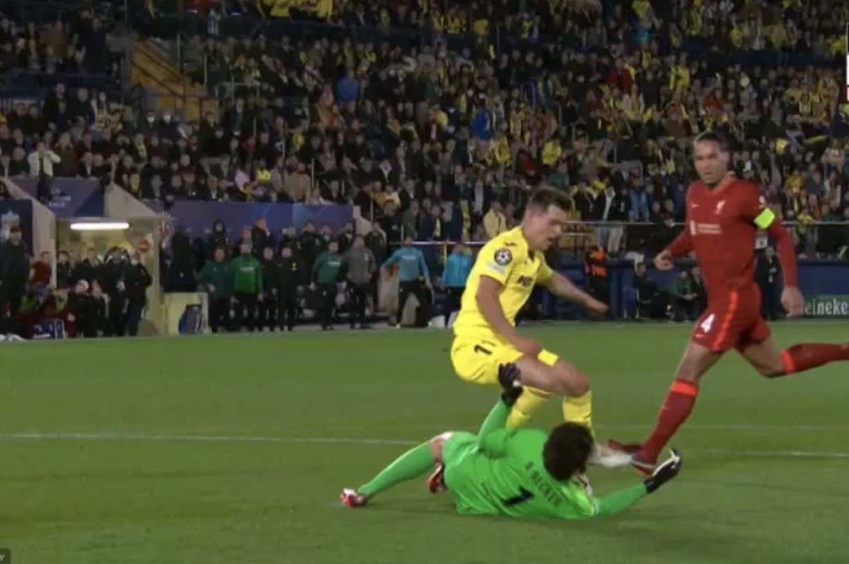 Έξαλλοι στην Βιγιαρεάλ – Φωνάζουν για πέναλτι… σε μια δύσκολη φάση (vid)