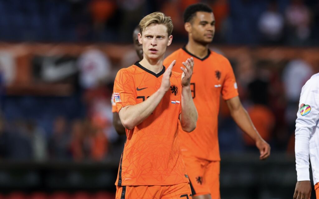 Ο Ντε Γιονγκ δεν φεύγει από την Μπαρτσελόνα για να μην χάσει τις… παραλίες!