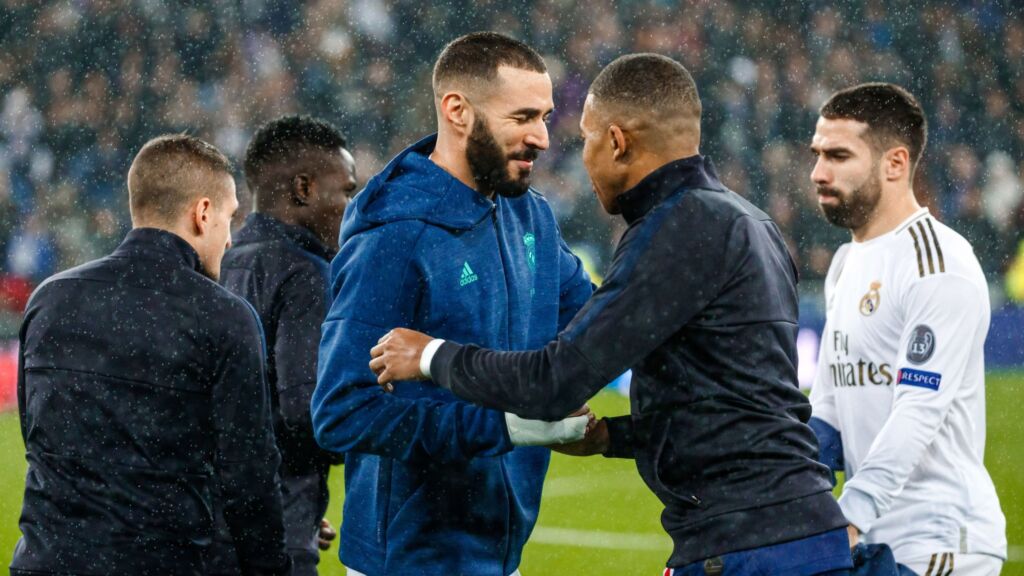 Χάρηκε με τη χαρά του Μπενζεμά ο Μπαπέ: «Μπράβο για το 5ο σου Champions League»