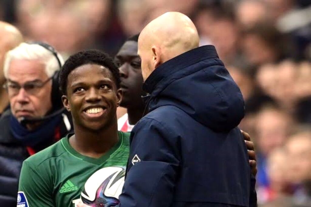 Η στιγμή που ο Τεν Χαγκ έμεινε άφωνος με τον Μαλάσια! (vid)