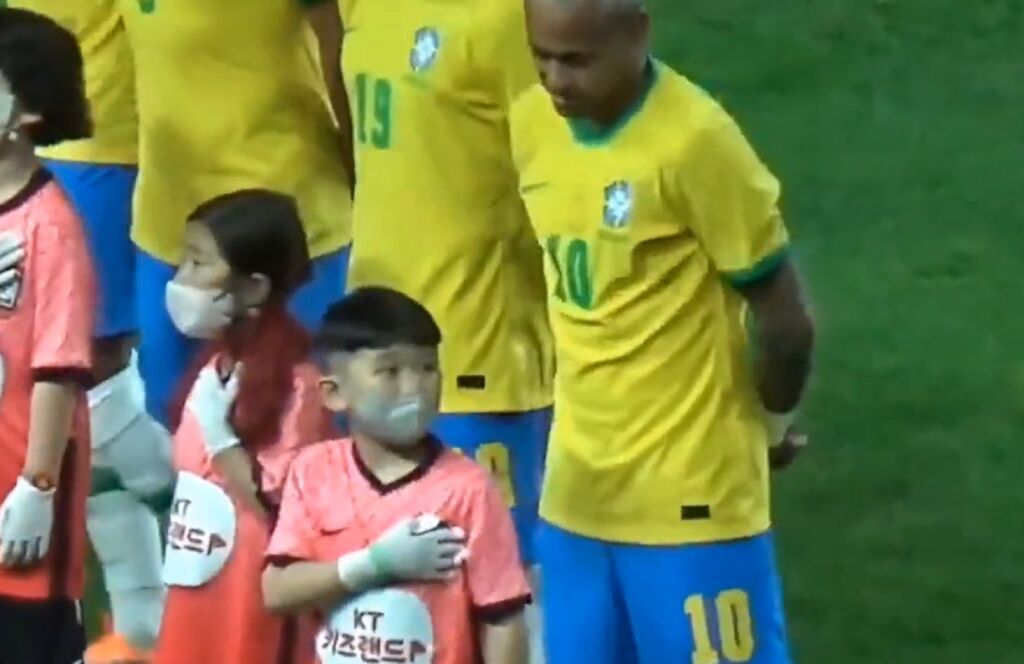 Δεν είναι μόνο χλιδή και υπερβολές ο Νεϊμάρ – Η όμορφη κίνηση στον μικρό Κορεάτη (vid)