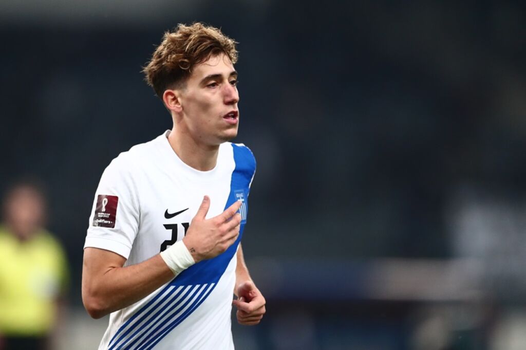 Ο Τσιμίκας τα… σάρωσε όλα και κάνει “διακοπάρες” στην Ελλάδα!