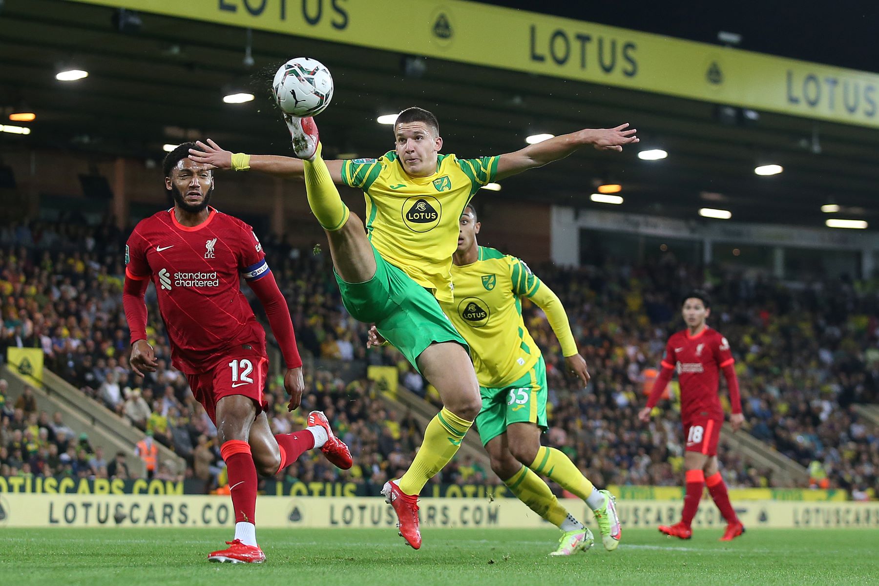 Ο Τζόλης ανοίγει τα φτερά του και αφήνει τη Νόριτς!