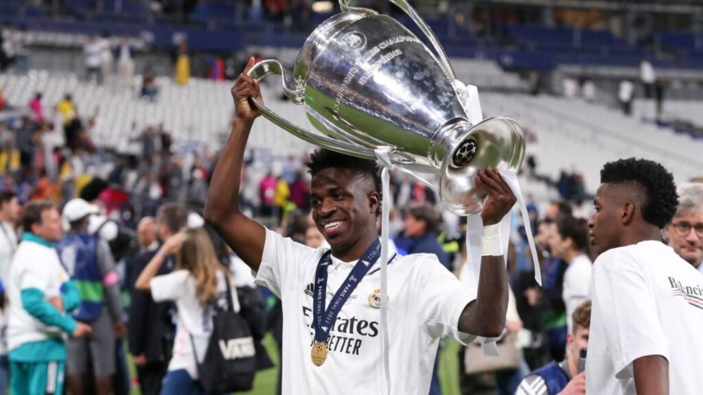 Βινίσιους: «Που καλύτερα; Είμαι στον μεγαλύτερο σύλλογο του πλανήτη»