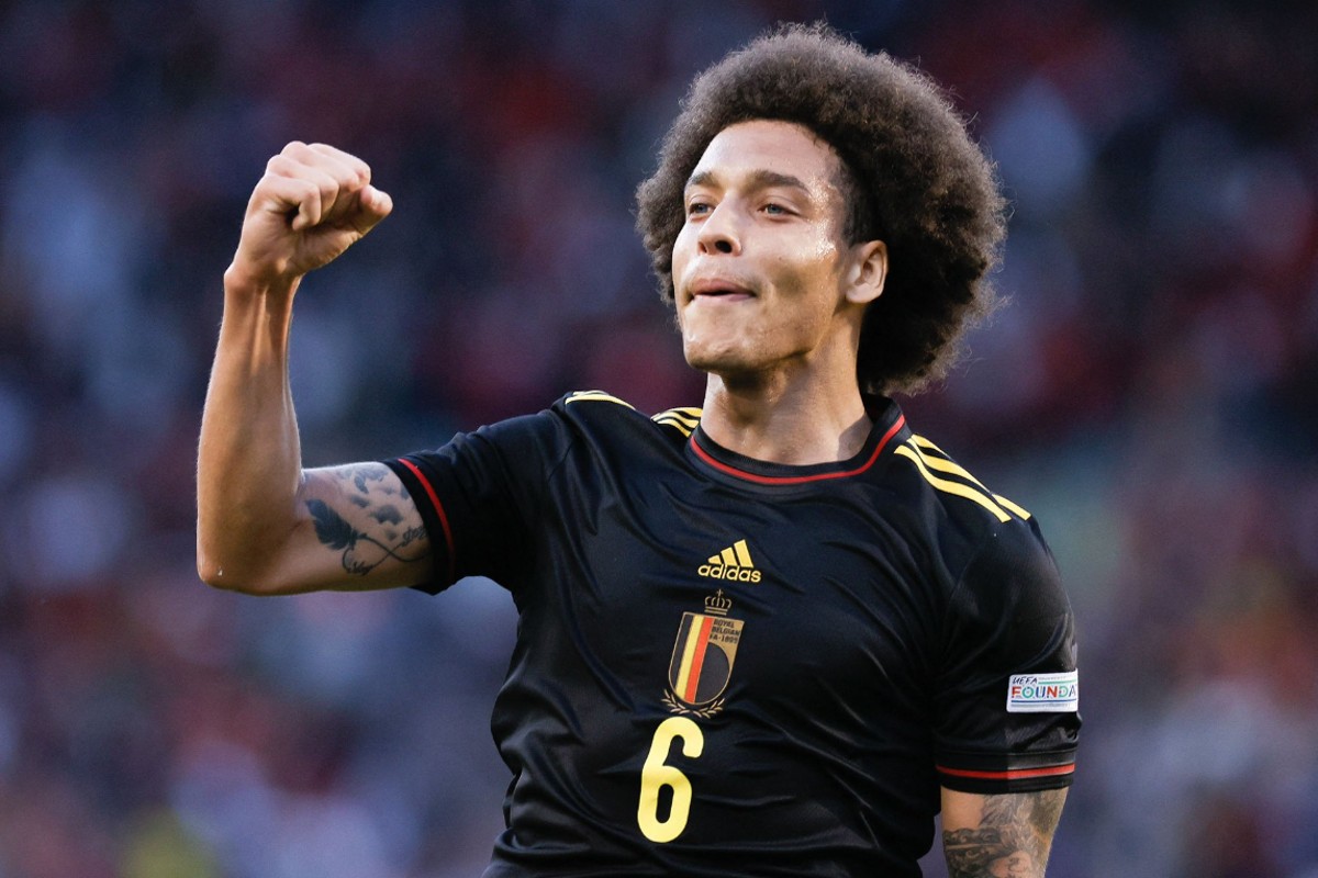 Ο Άξελ Βίτσελ θα συνεχίζει την καριέρα του στη Μαδρίτη