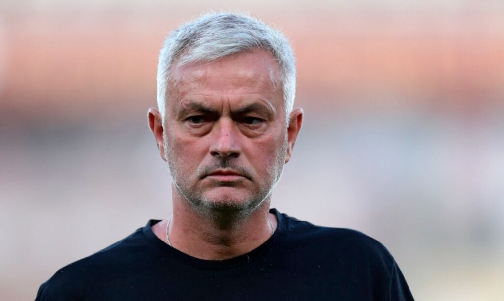 Δεν έχει διάθεση για πολλά πολλά ο Μουρίνιο: «Τα λέμε στις 13 Αυγούστου» (vid)